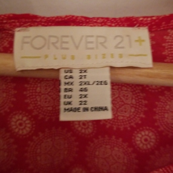 2x Forever 21+ Red Medallion Dress - Picture 2 of 7